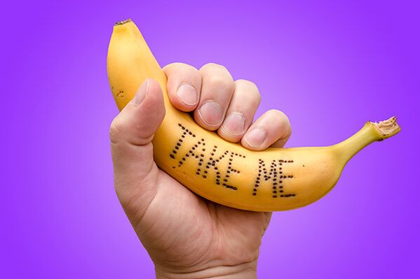 plátano na man simboliza un pene cunha cabeza agrandada