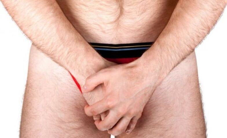 home facendo masaxe do pene para aumentar o grosor